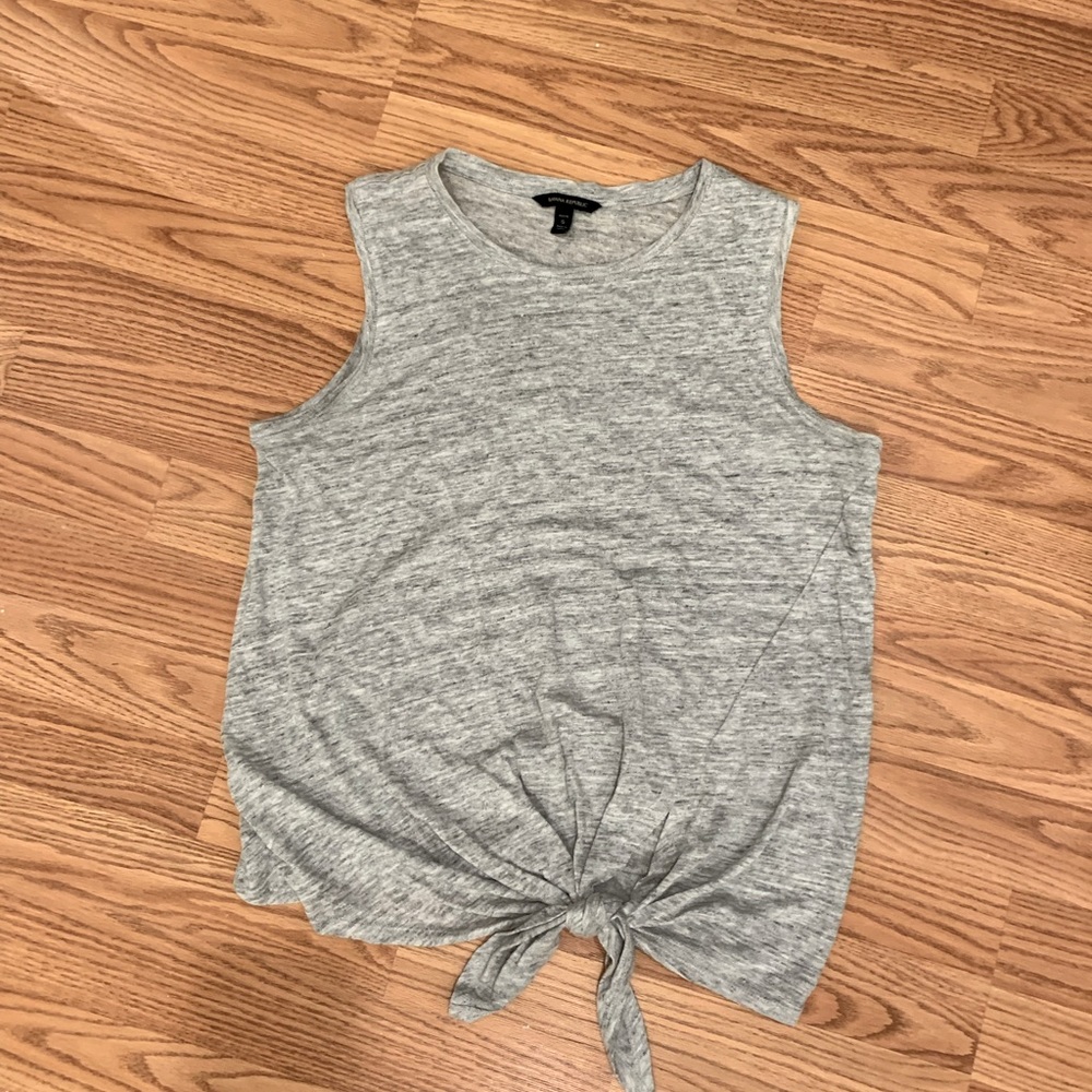Linen shirt with knot